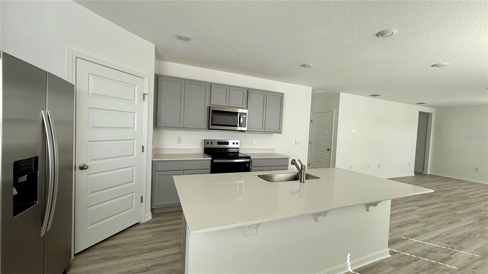 Image 3 of 23 For 2986 Waterlily Way