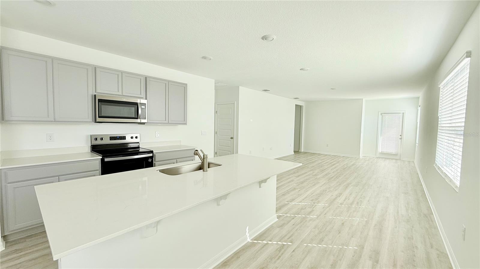 Image 4 of 23 For 2986 Waterlily Way