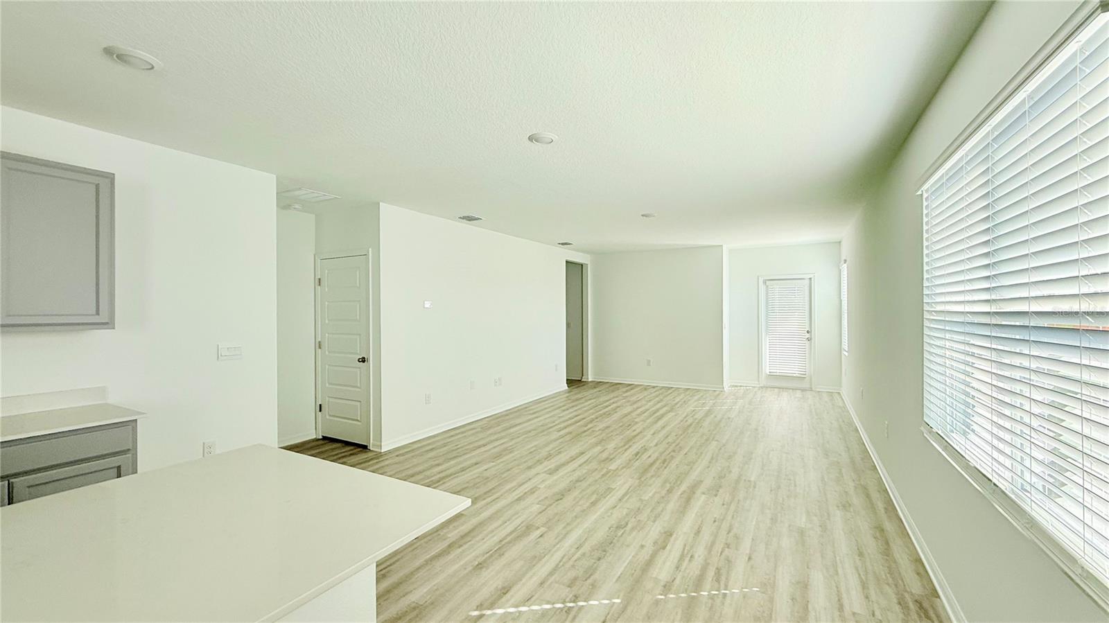 Image 6 of 23 For 2986 Waterlily Way