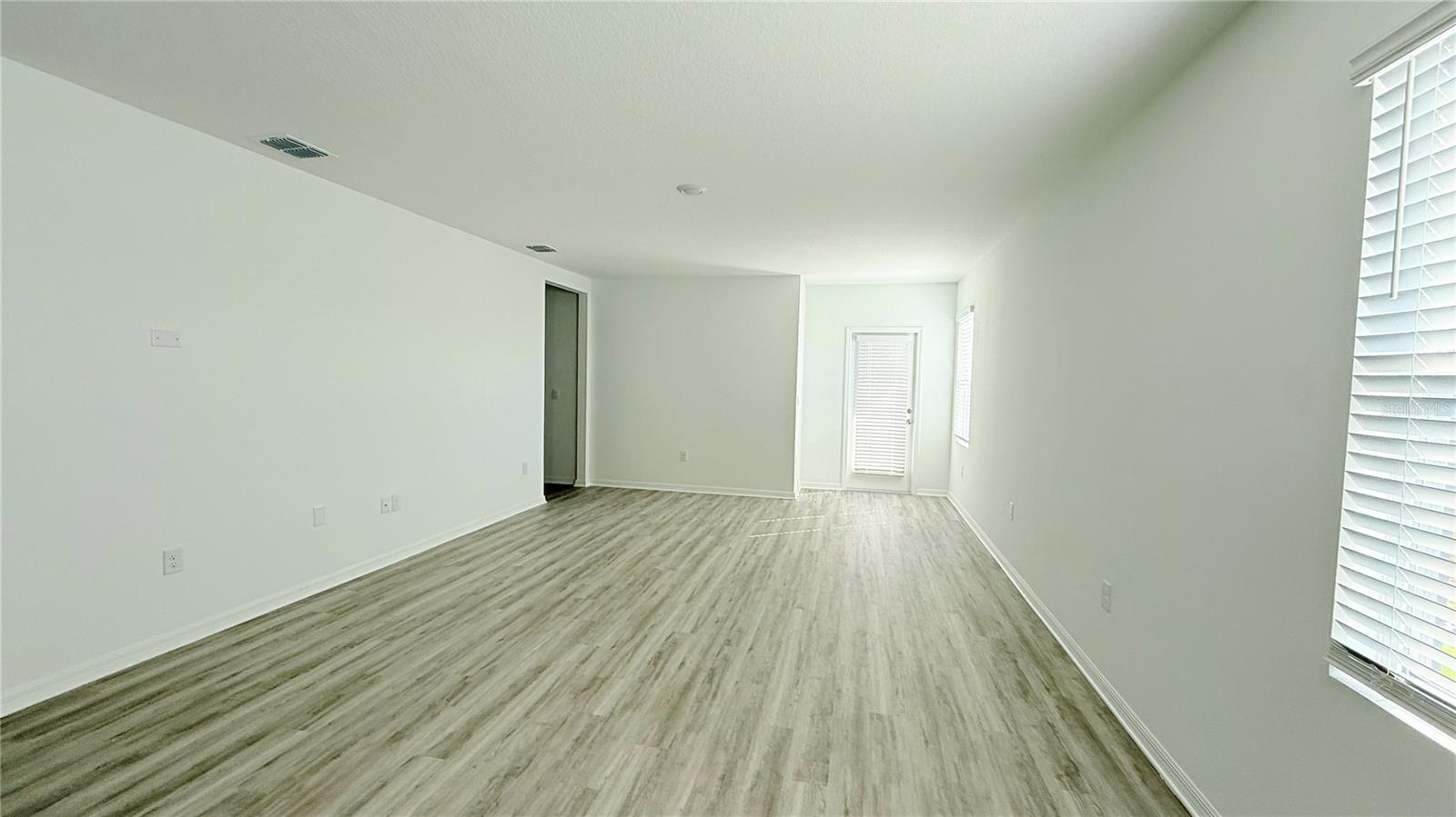 Image 7 of 23 For 2986 Waterlily Way