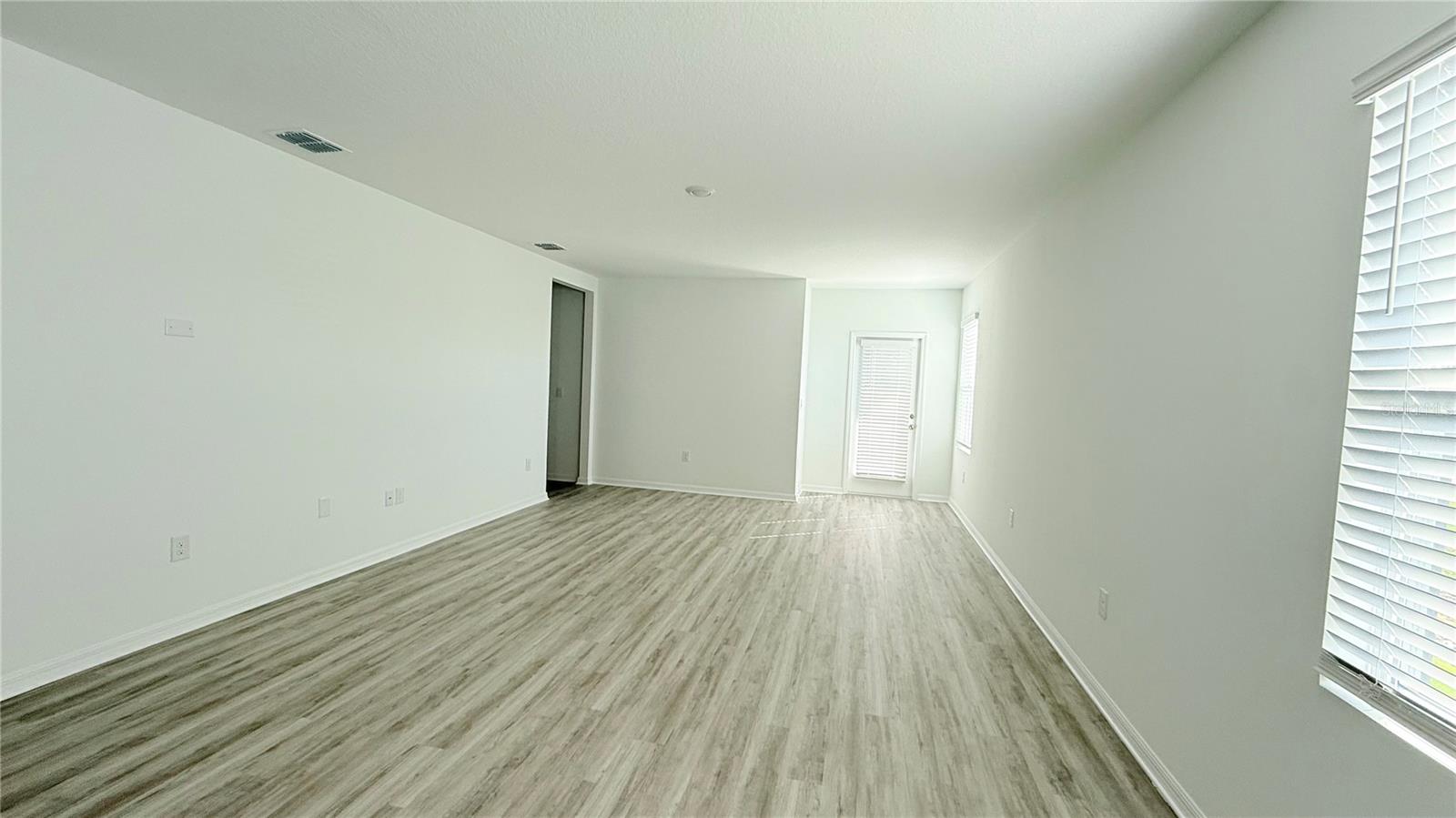 Image 8 of 23 For 2986 Waterlily Way