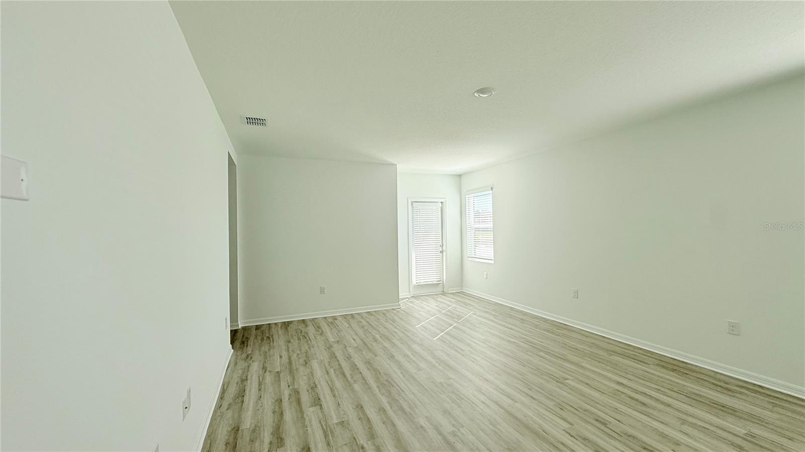 Image 9 of 23 For 2986 Waterlily Way