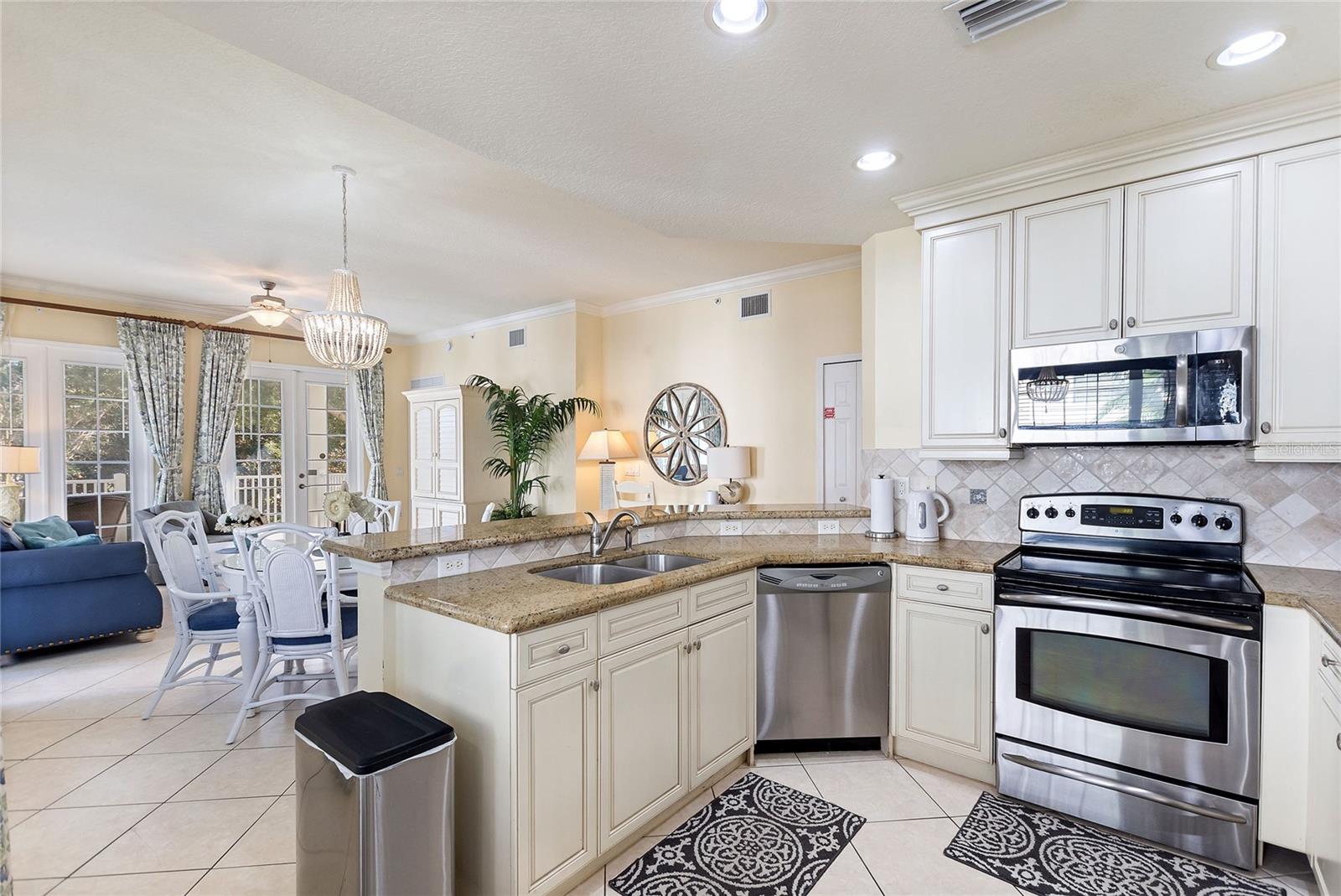 Image 13 of 33 For 7509 Mourning Dove Circle 201