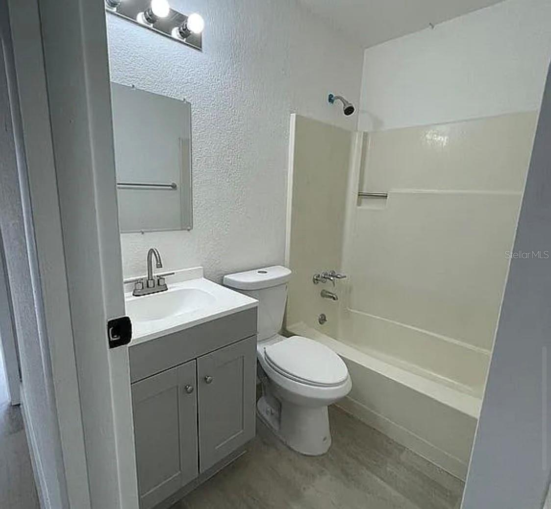 Image 12 of 14 For 1227 Waterview Boulevard W