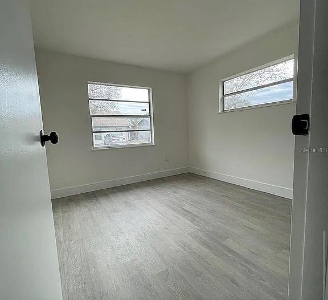 Image 2 of 14 For 1227 Waterview Boulevard W