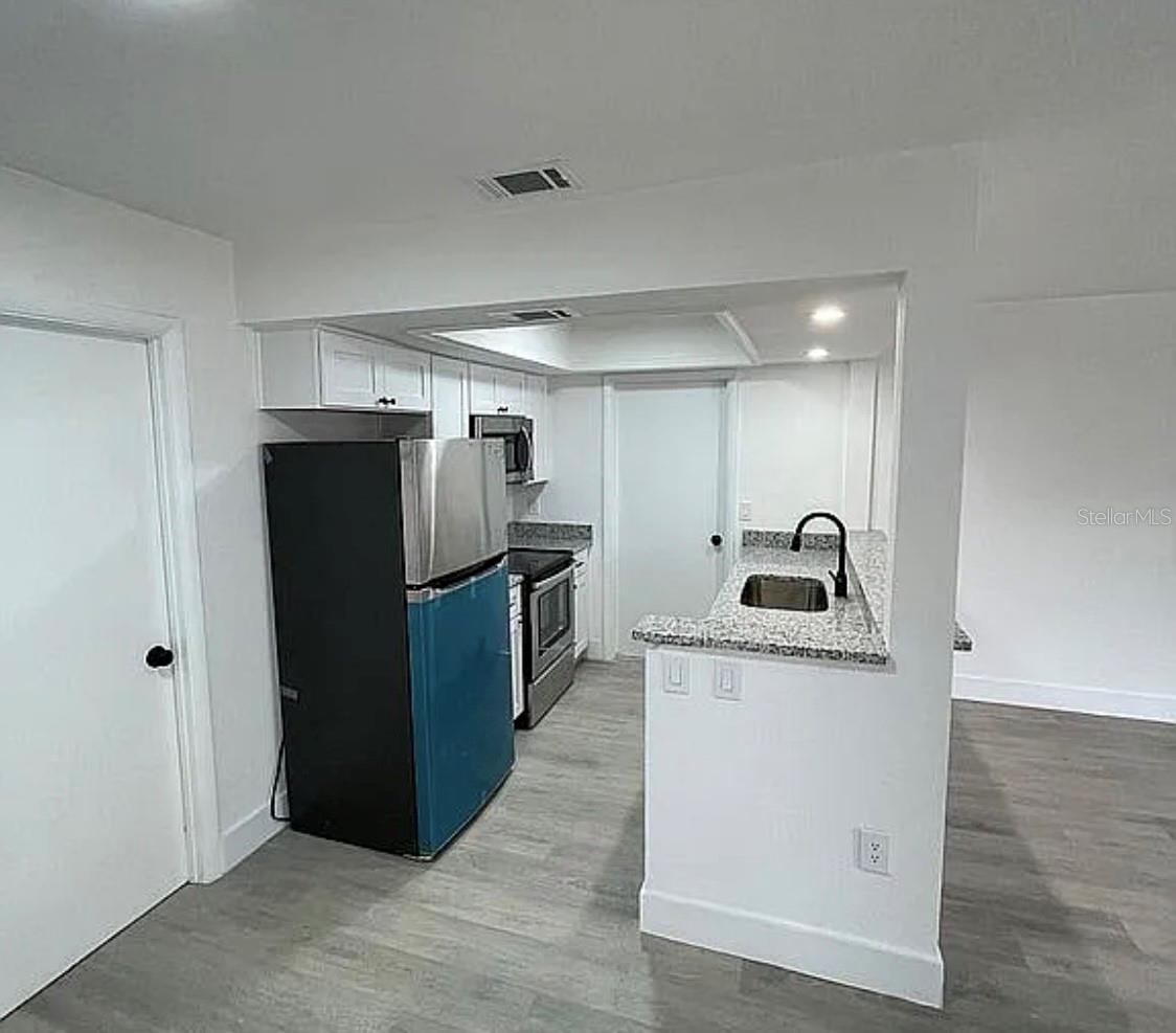 Image 6 of 14 For 1227 Waterview Boulevard W