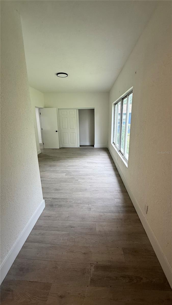 Image 9 of 14 For 1227 Waterview Boulevard W