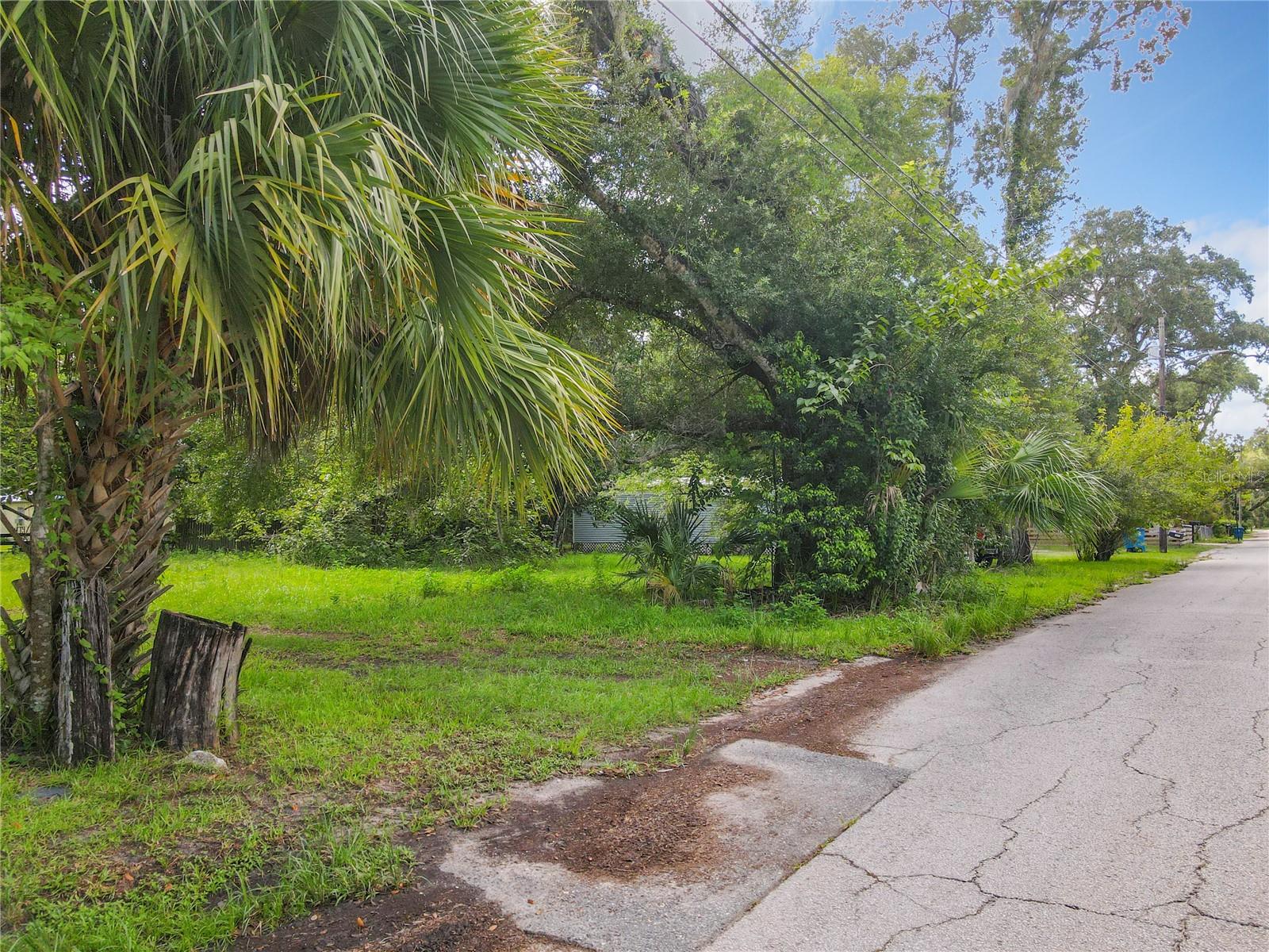 Image 2 of 10 For 811 Leonard Street