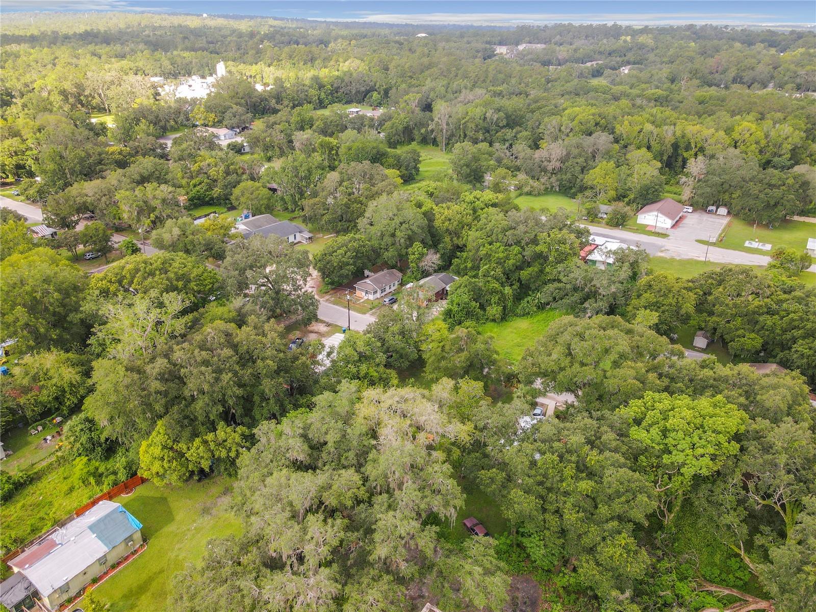 Image 9 of 10 For 811 Leonard Street