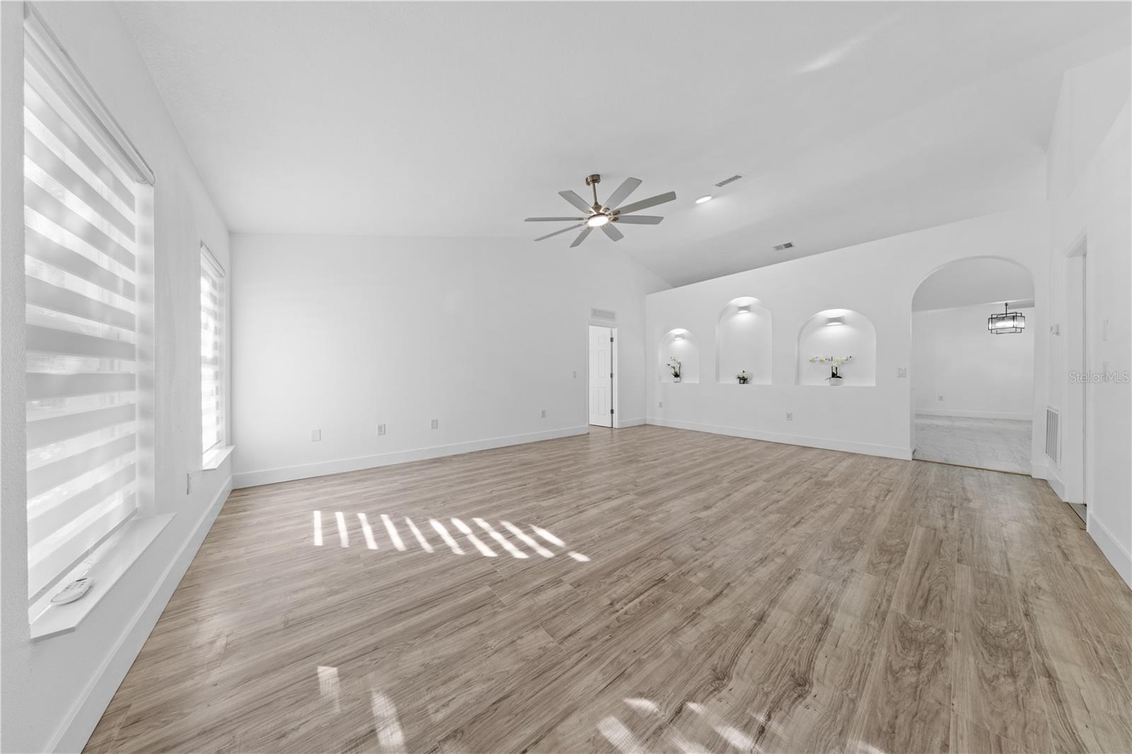 Image 10 of 58 For 207 Vervain Avenue