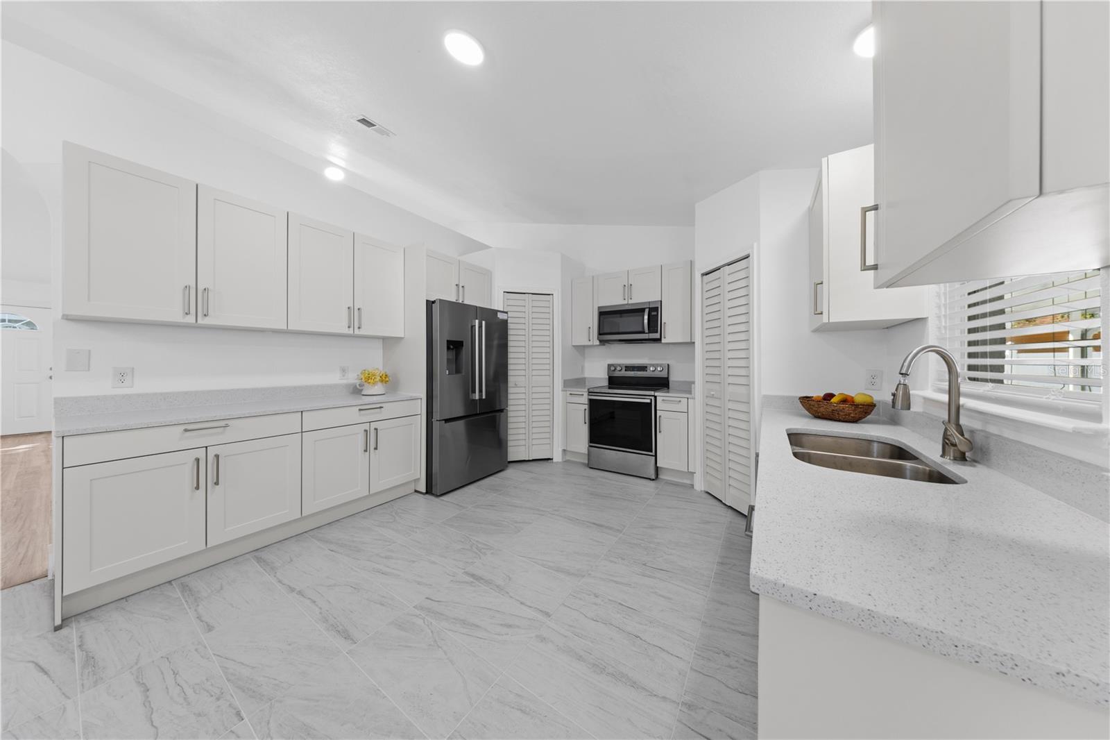 Image 14 of 58 For 207 Vervain Avenue