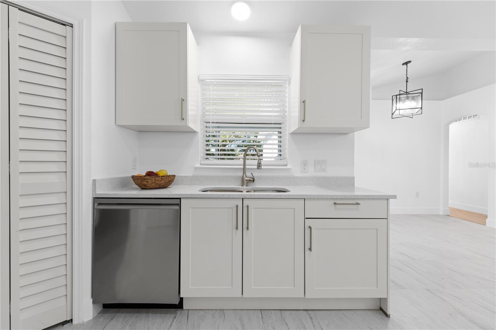 Image 15 of 58 For 207 Vervain Avenue