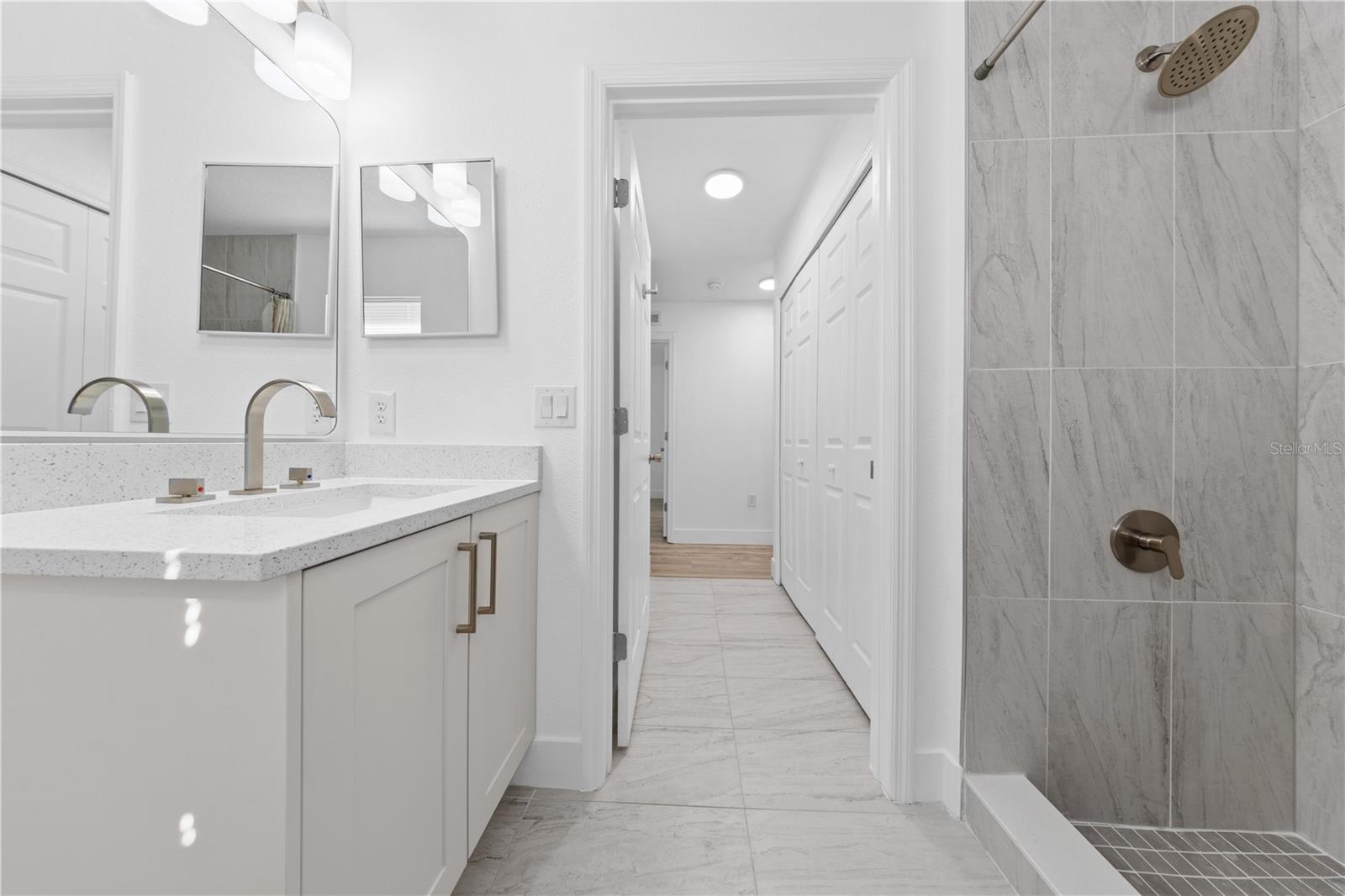 Image 25 of 58 For 207 Vervain Avenue