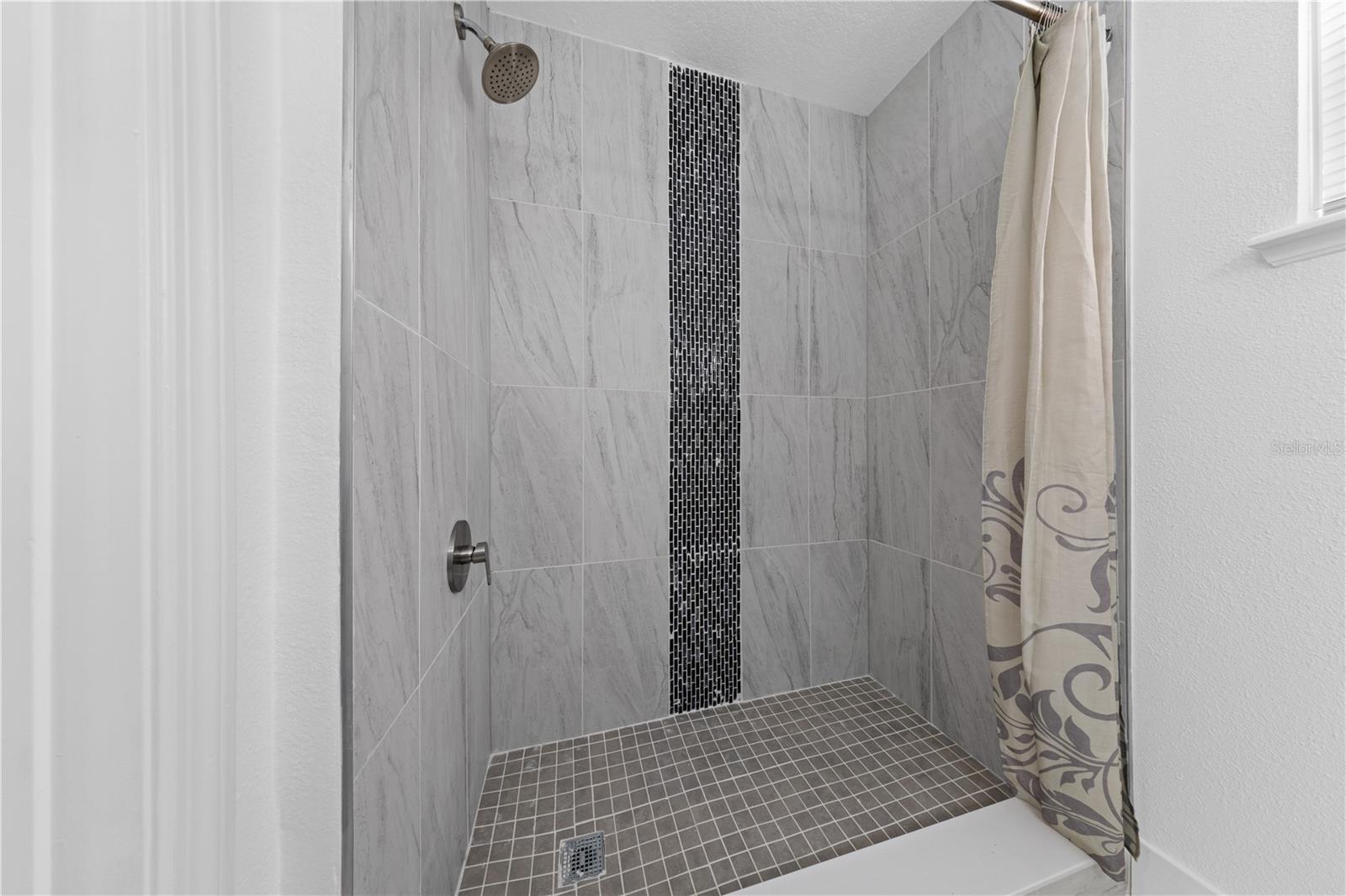 Image 26 of 58 For 207 Vervain Avenue