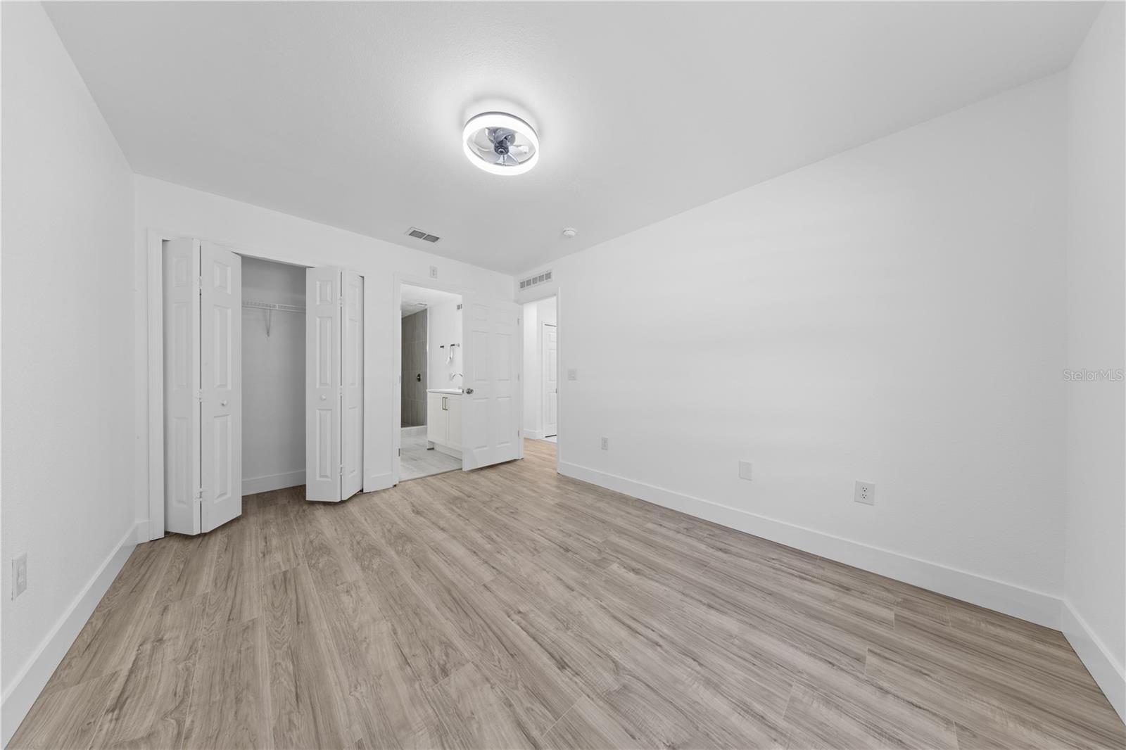 Image 28 of 58 For 207 Vervain Avenue