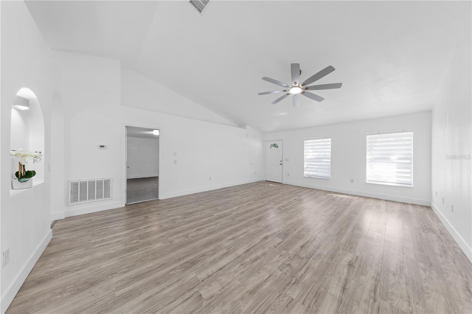 Image 32 of 58 For 207 Vervain Avenue