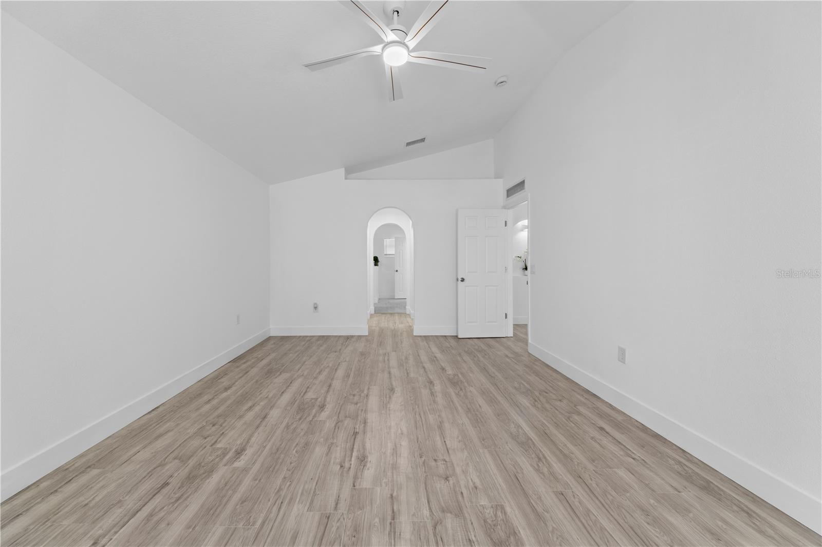 Image 34 of 58 For 207 Vervain Avenue