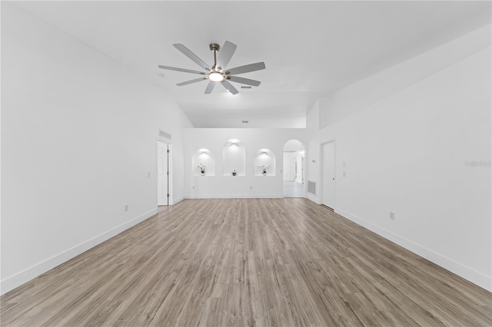 Image 8 of 58 For 207 Vervain Avenue