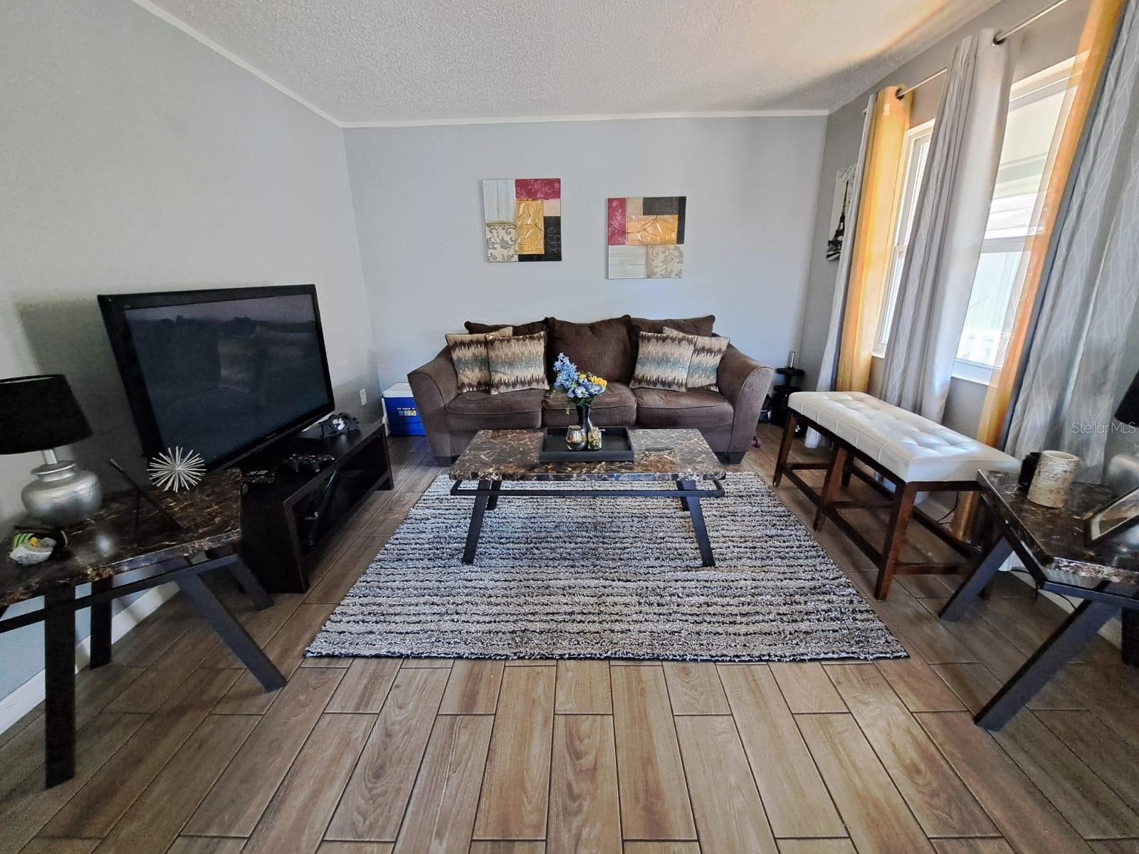 Image 3 of 12 For 711 Michigan Court 3