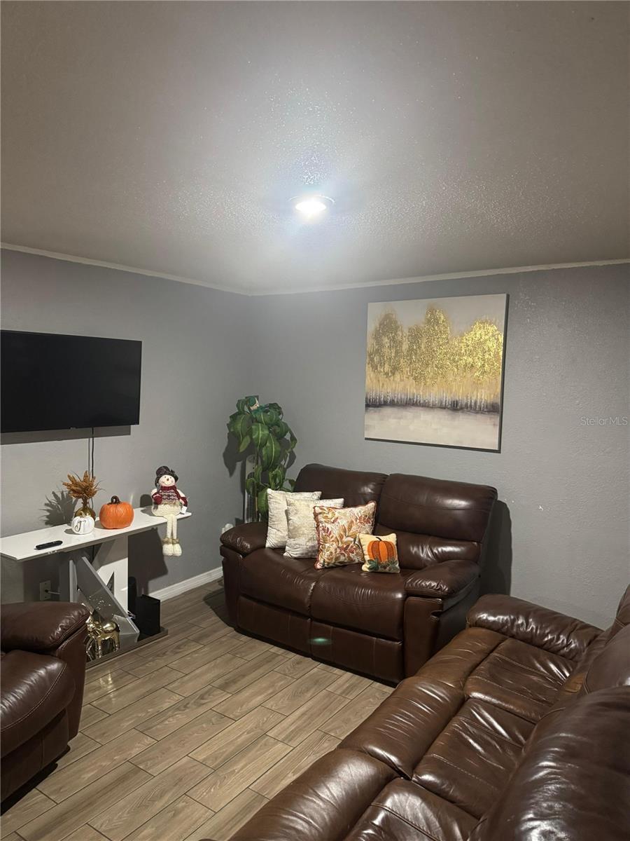 Image 5 of 12 For 711 Michigan Court 3