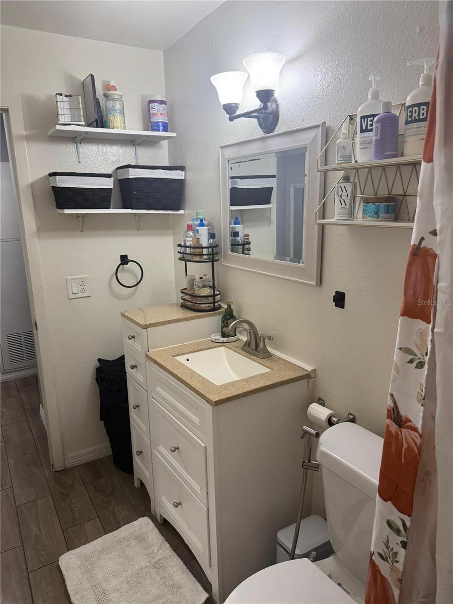 Image 8 of 12 For 711 Michigan Court 3