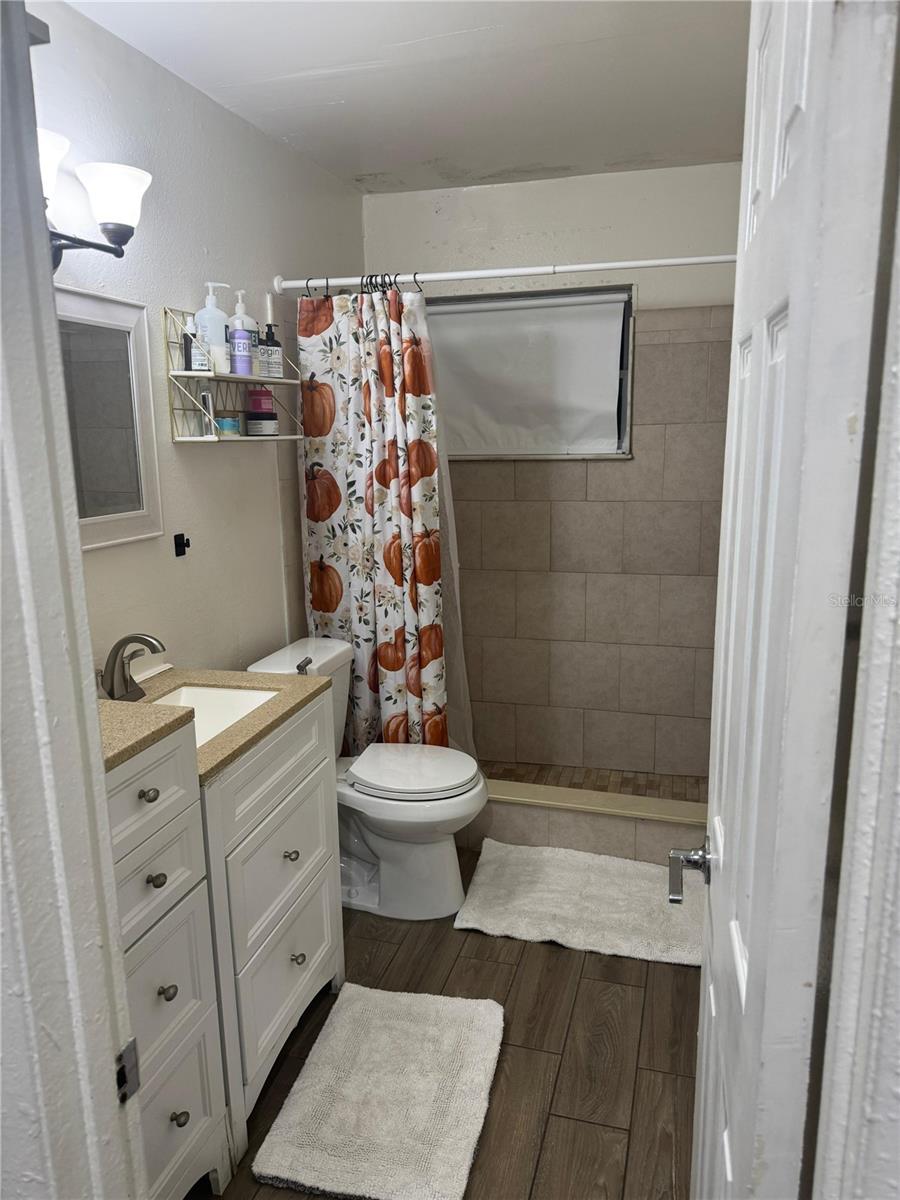 Image 9 of 12 For 711 Michigan Court 3