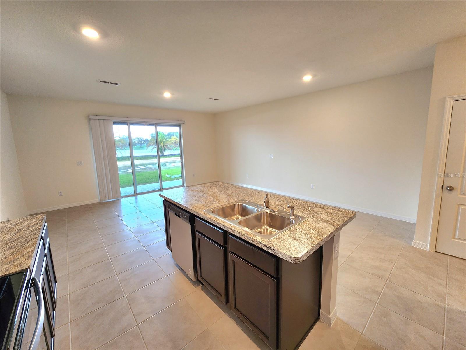 Image 12 of 39 For 1141 Blue Jay Drive