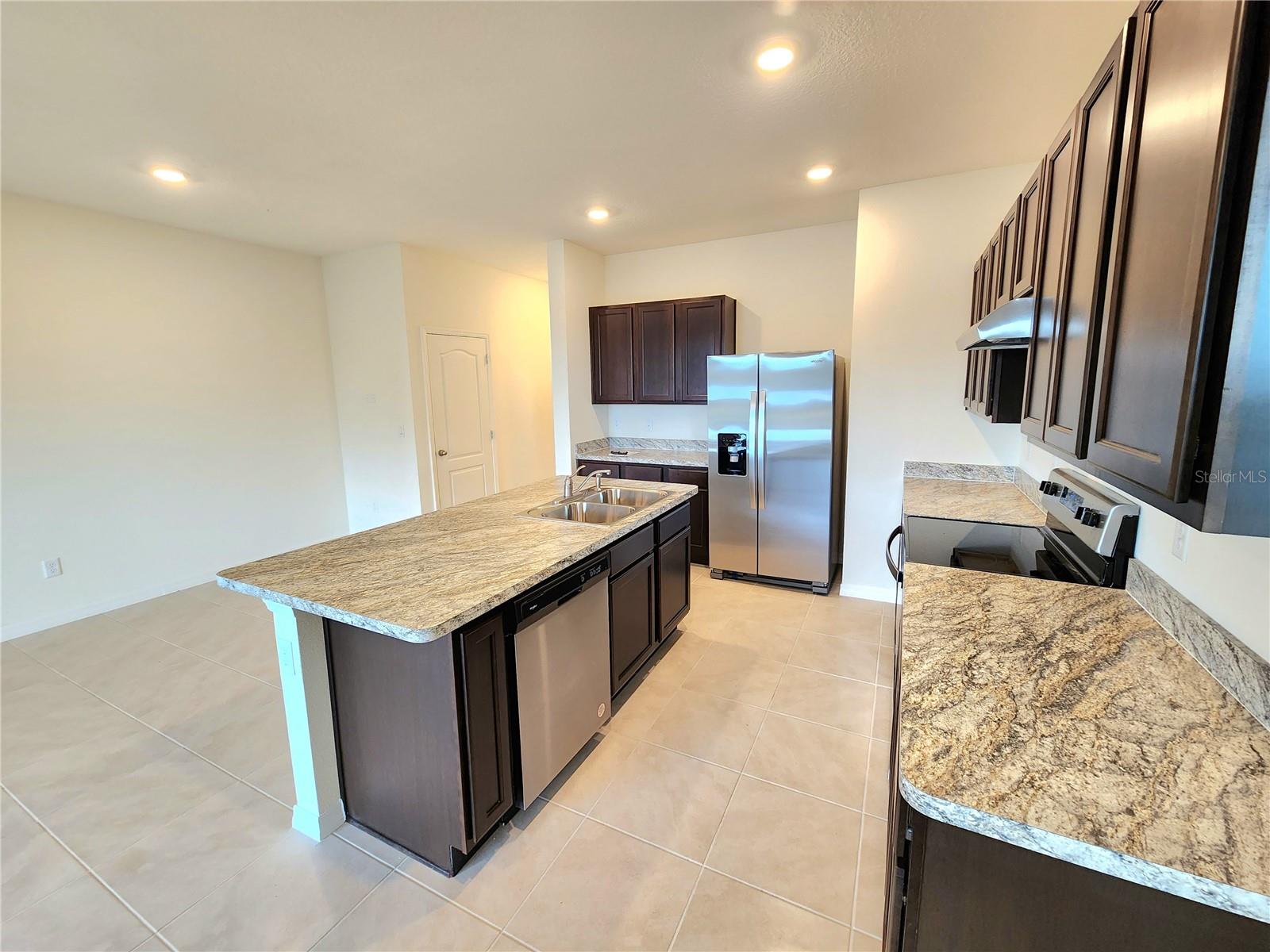 Image 13 of 39 For 1141 Blue Jay Drive