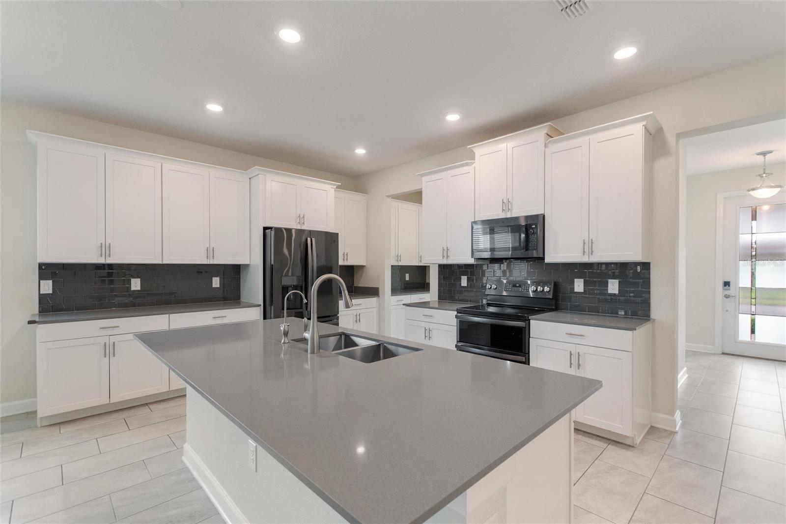 Image 10 of 53 For 8843 Fallen Oak Drive