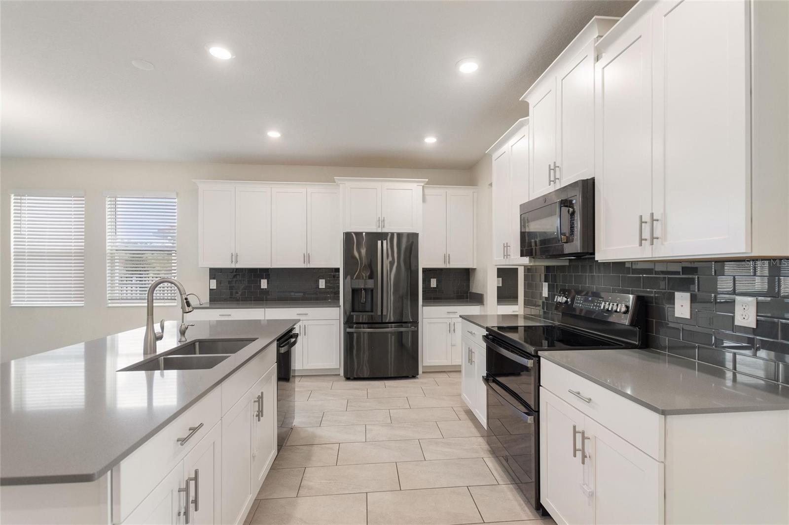 Image 11 of 53 For 8843 Fallen Oak Drive