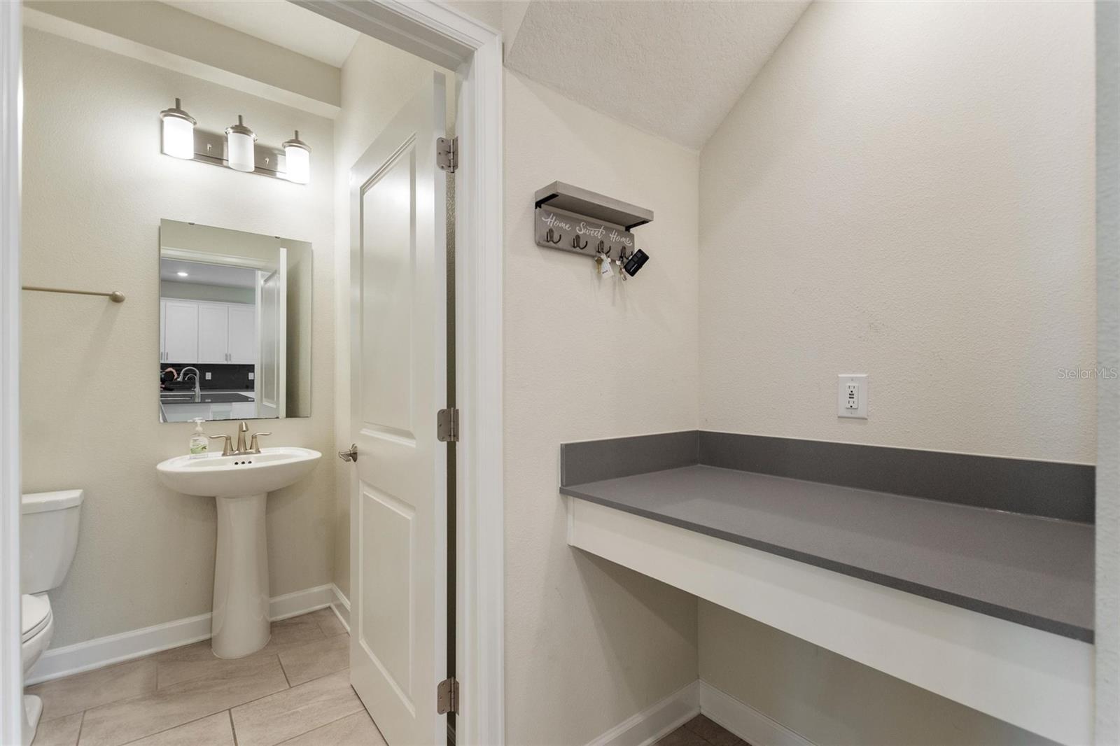 Image 12 of 53 For 8843 Fallen Oak Drive