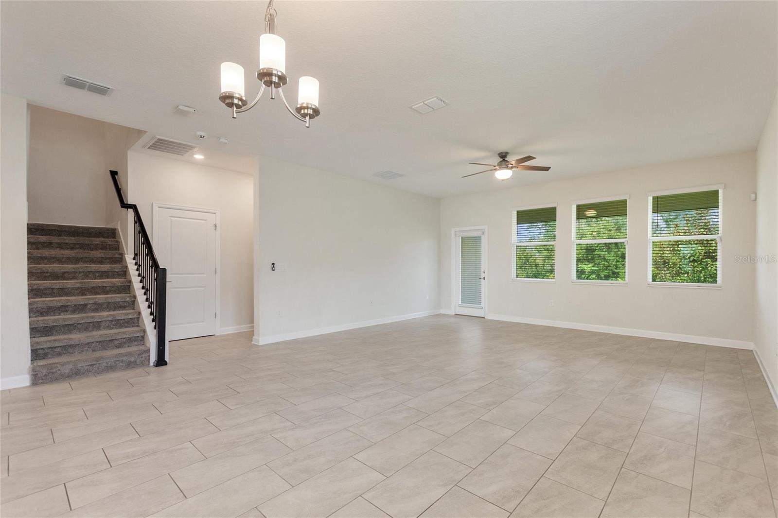 Image 14 of 53 For 8843 Fallen Oak Drive