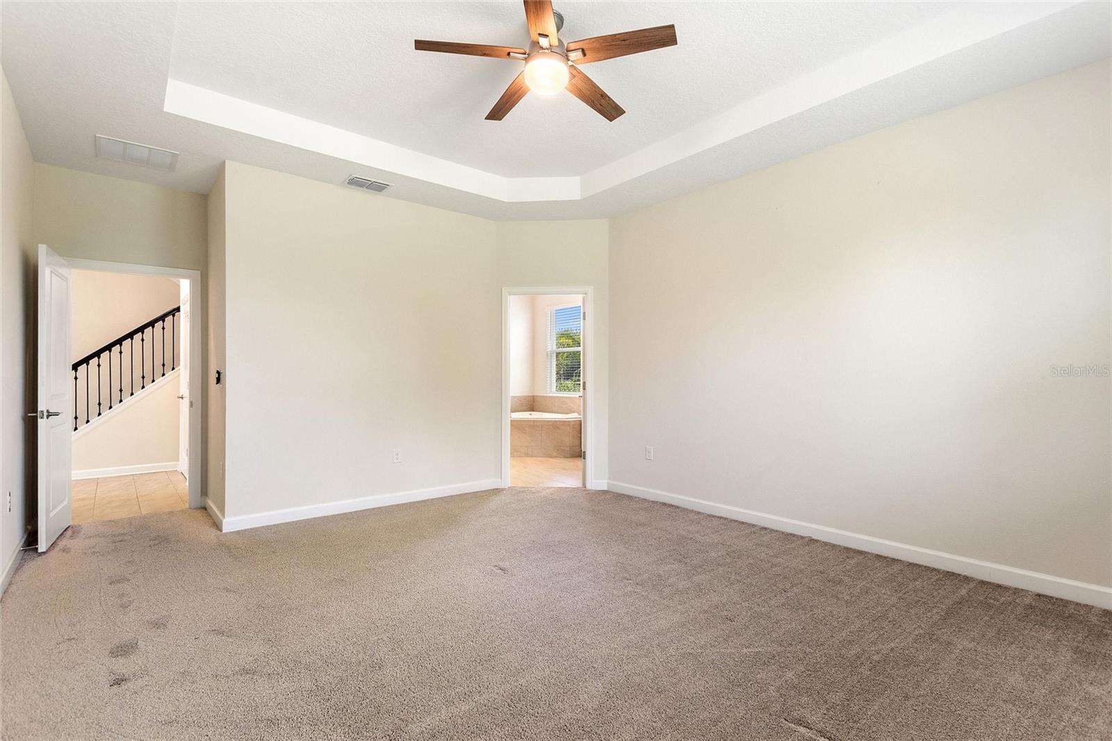 Image 18 of 53 For 8843 Fallen Oak Drive