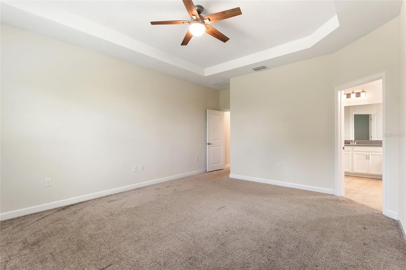 Image 19 of 53 For 8843 Fallen Oak Drive