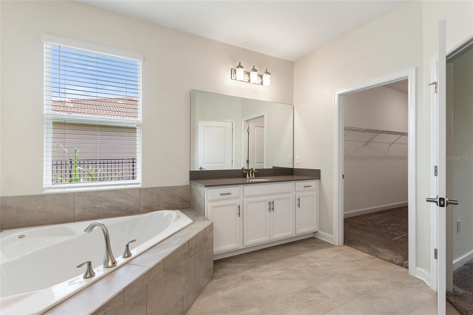 Image 20 of 53 For 8843 Fallen Oak Drive