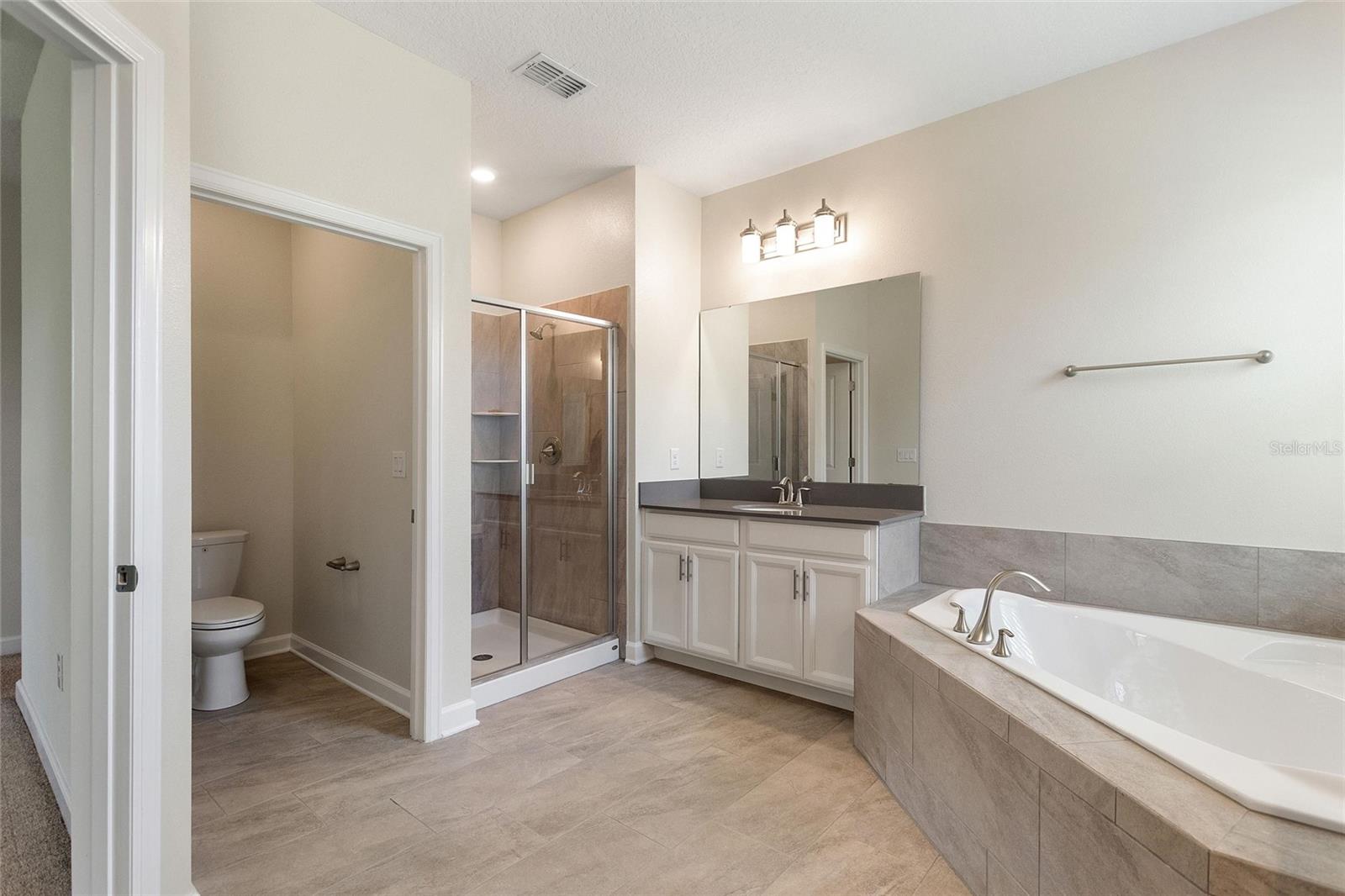 Image 21 of 53 For 8843 Fallen Oak Drive