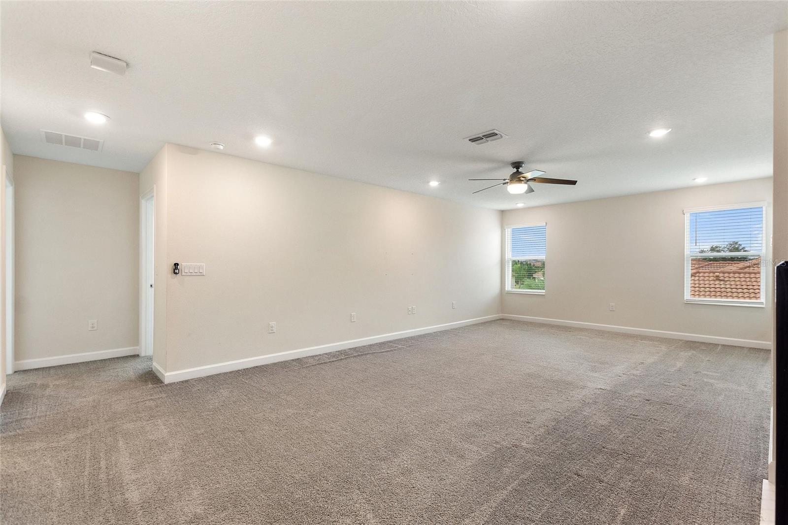 Image 23 of 53 For 8843 Fallen Oak Drive