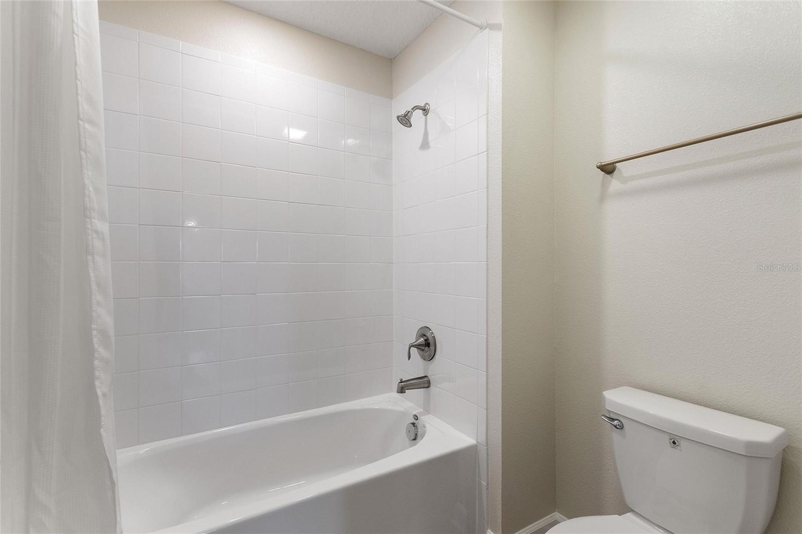 Image 27 of 53 For 8843 Fallen Oak Drive