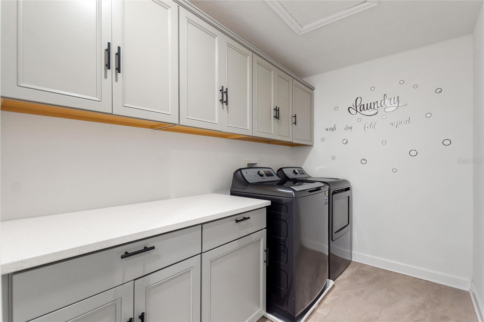 Image 33 of 53 For 8843 Fallen Oak Drive