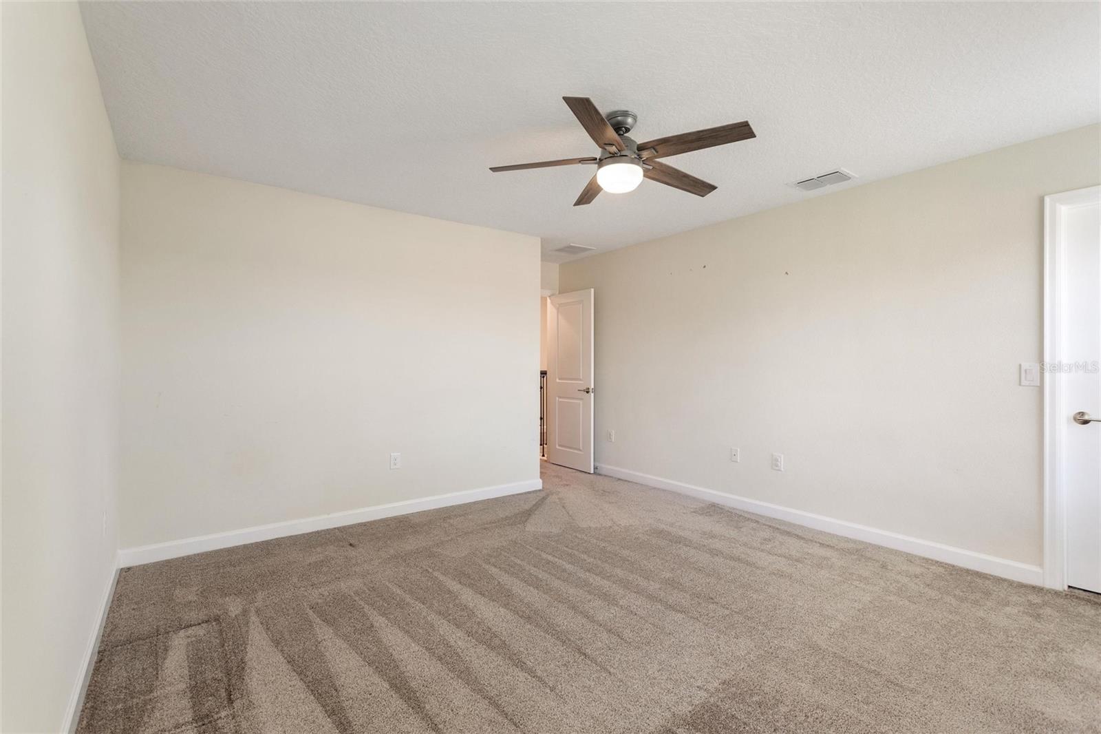 Image 35 of 53 For 8843 Fallen Oak Drive