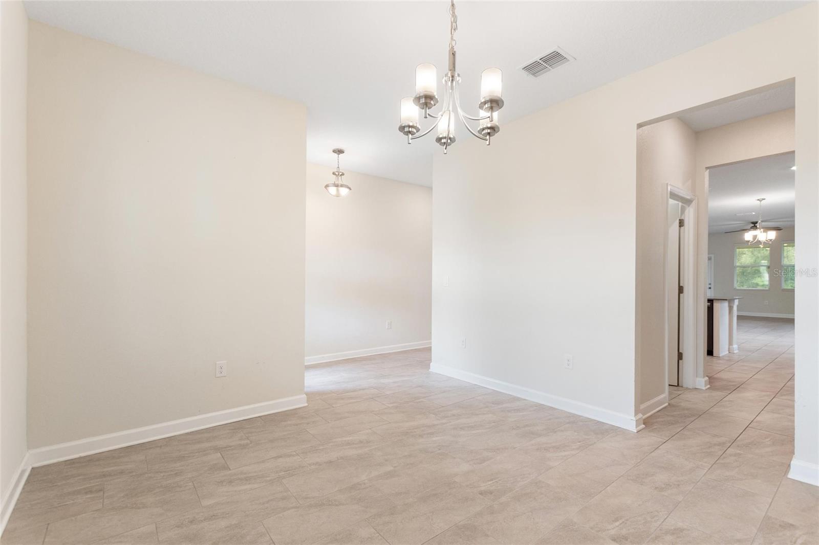 Image 5 of 53 For 8843 Fallen Oak Drive