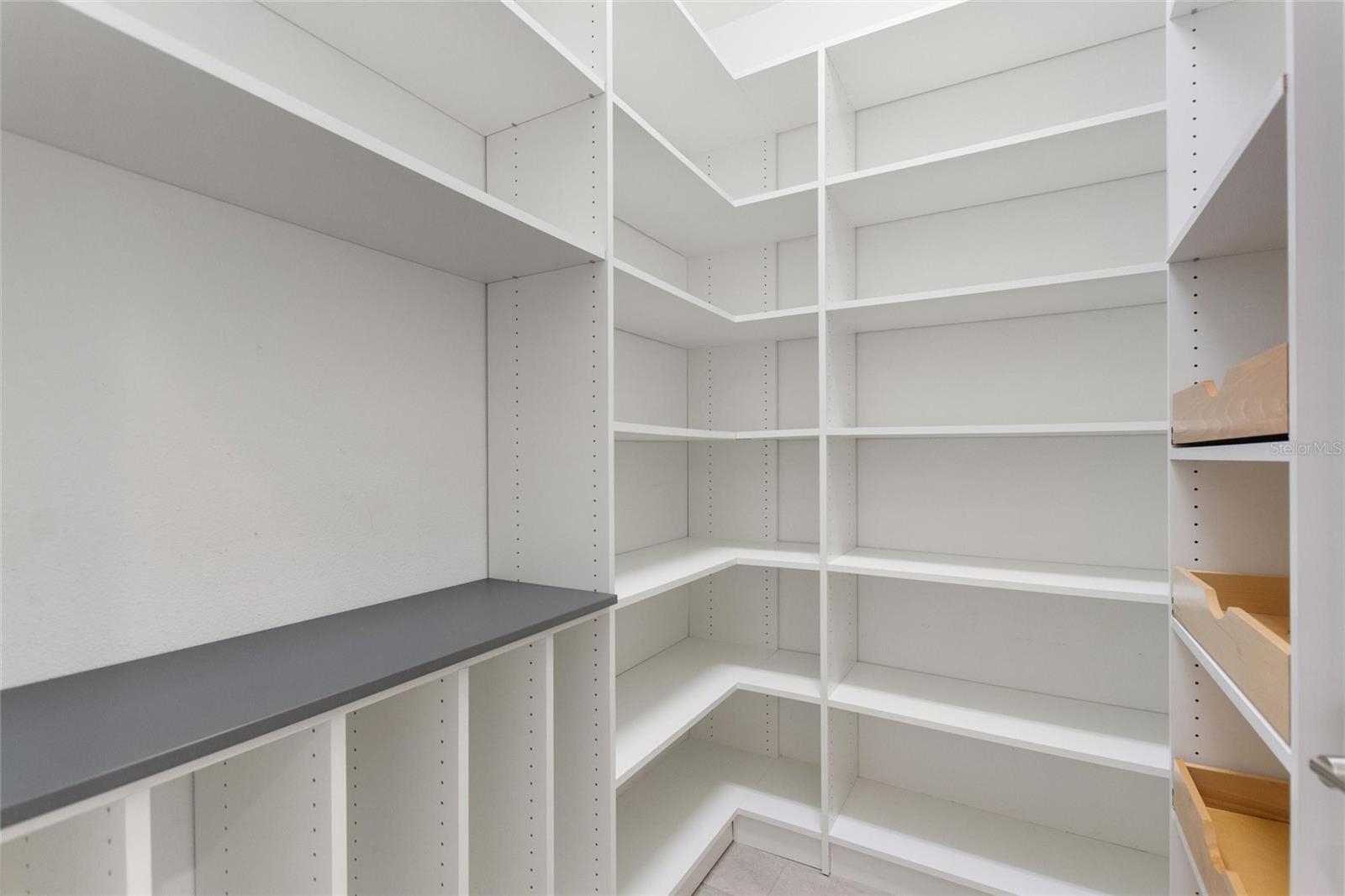 Image 7 of 53 For 8843 Fallen Oak Drive