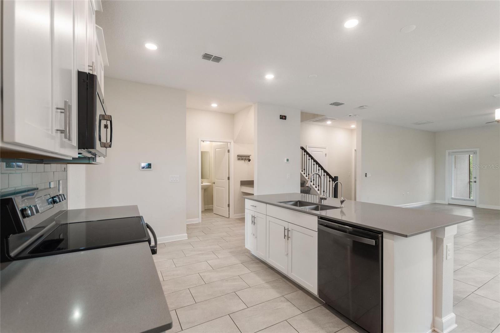 Image 8 of 53 For 8843 Fallen Oak Drive