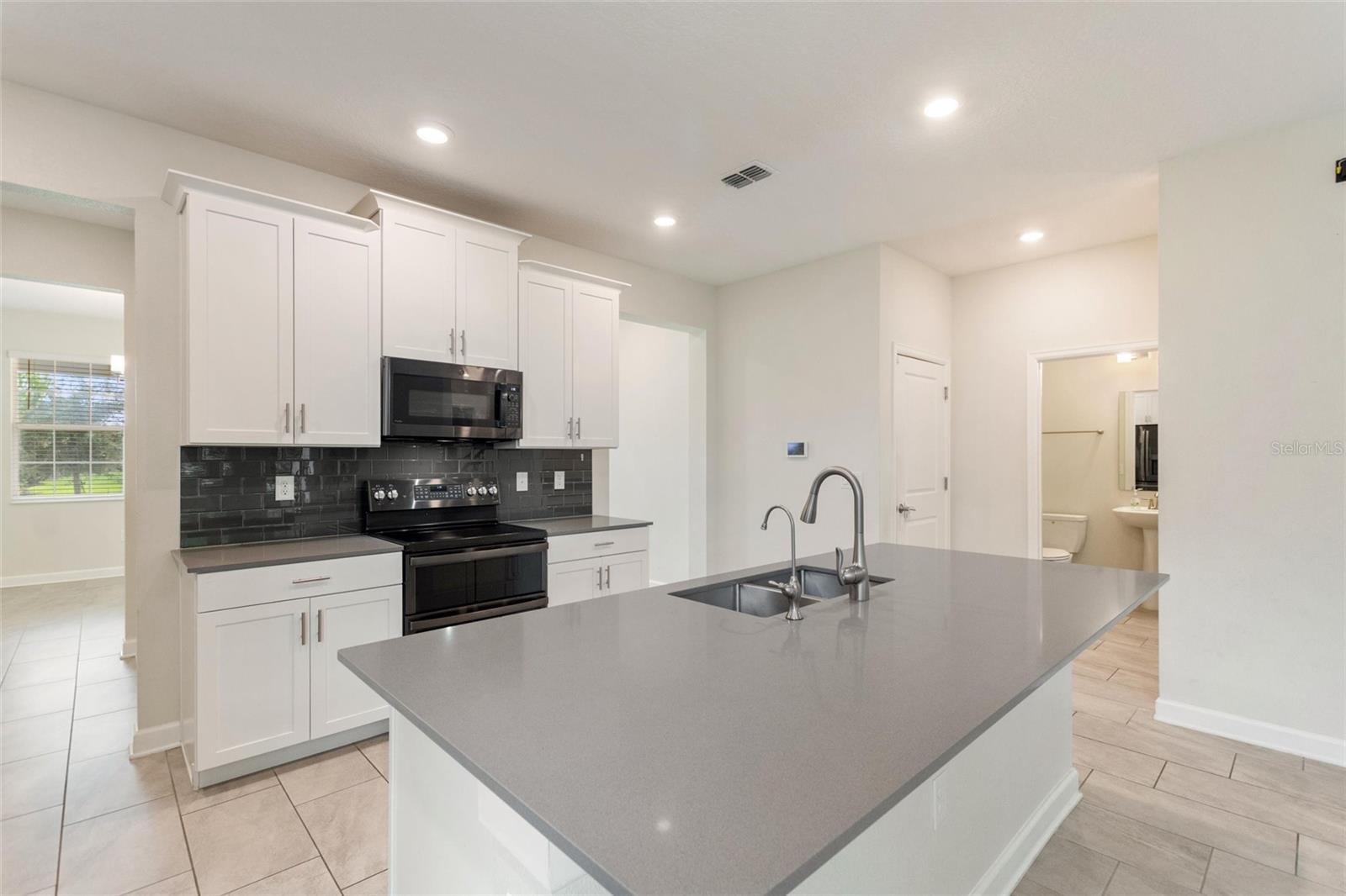 Image 9 of 53 For 8843 Fallen Oak Drive