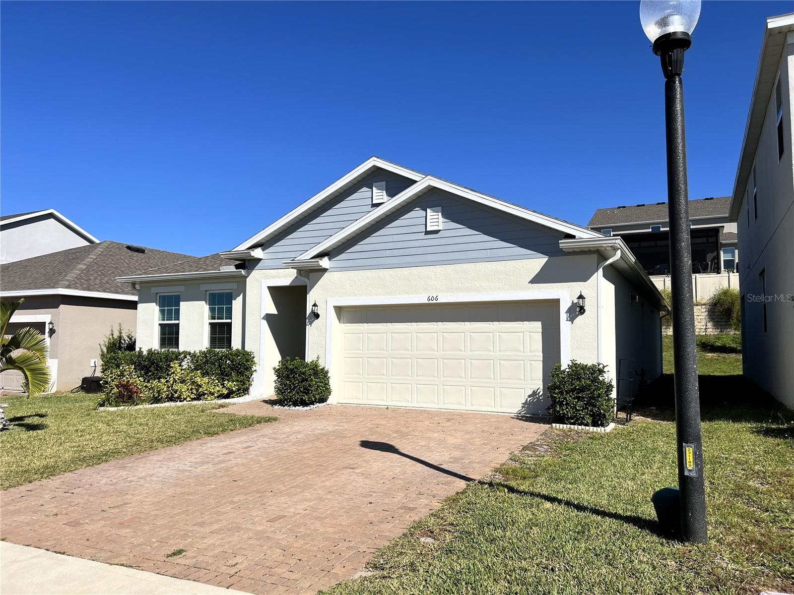 Image 2 of 22 For 606 Bellingham Way