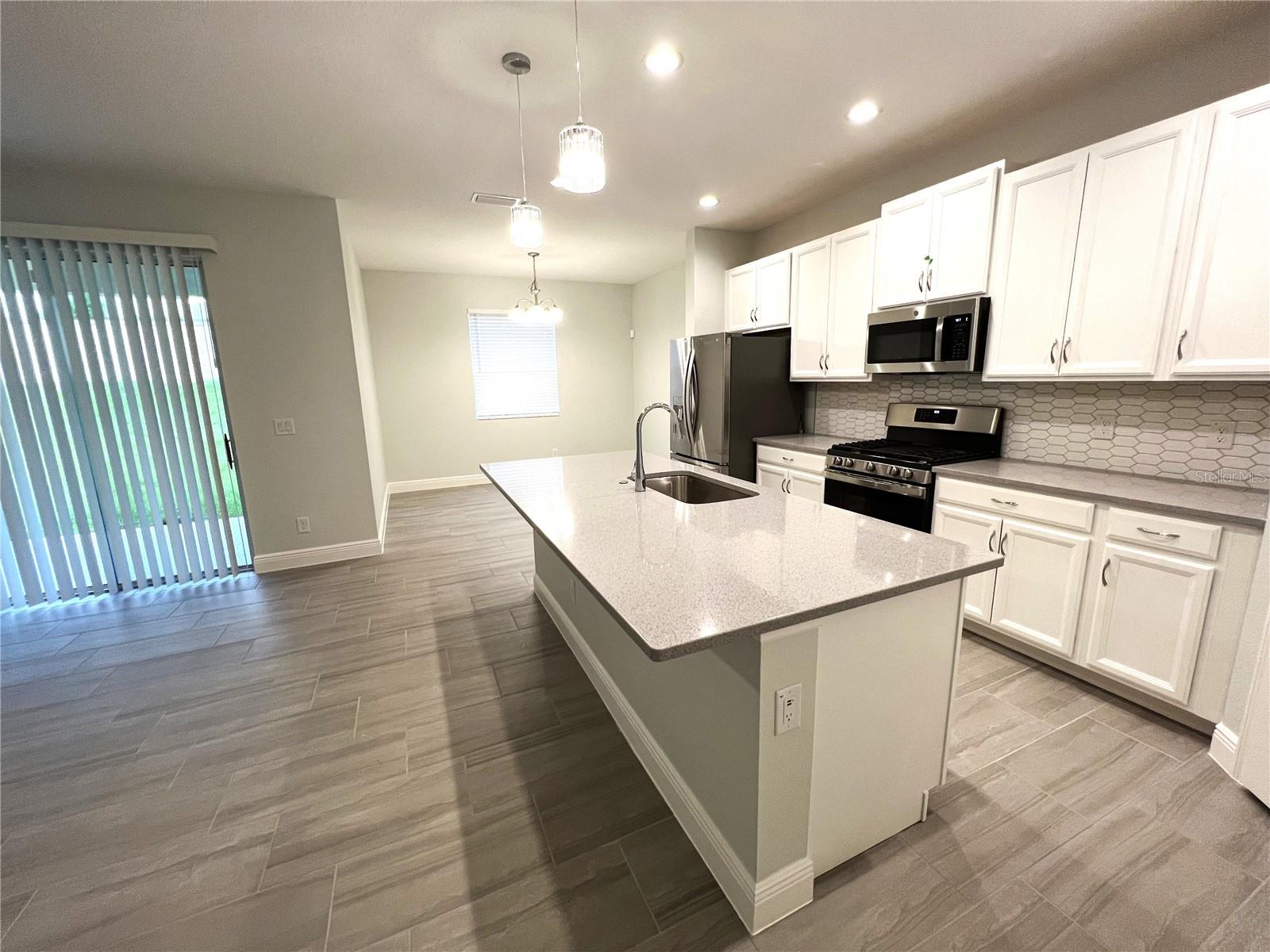 Image 6 of 22 For 606 Bellingham Way