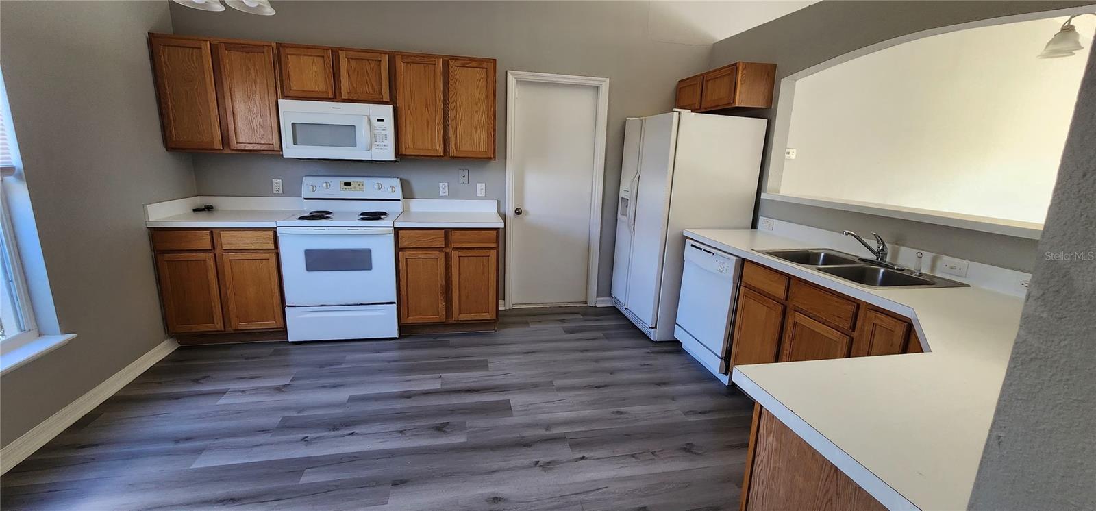 Image 4 of 14 For 1231 Apopka Ln