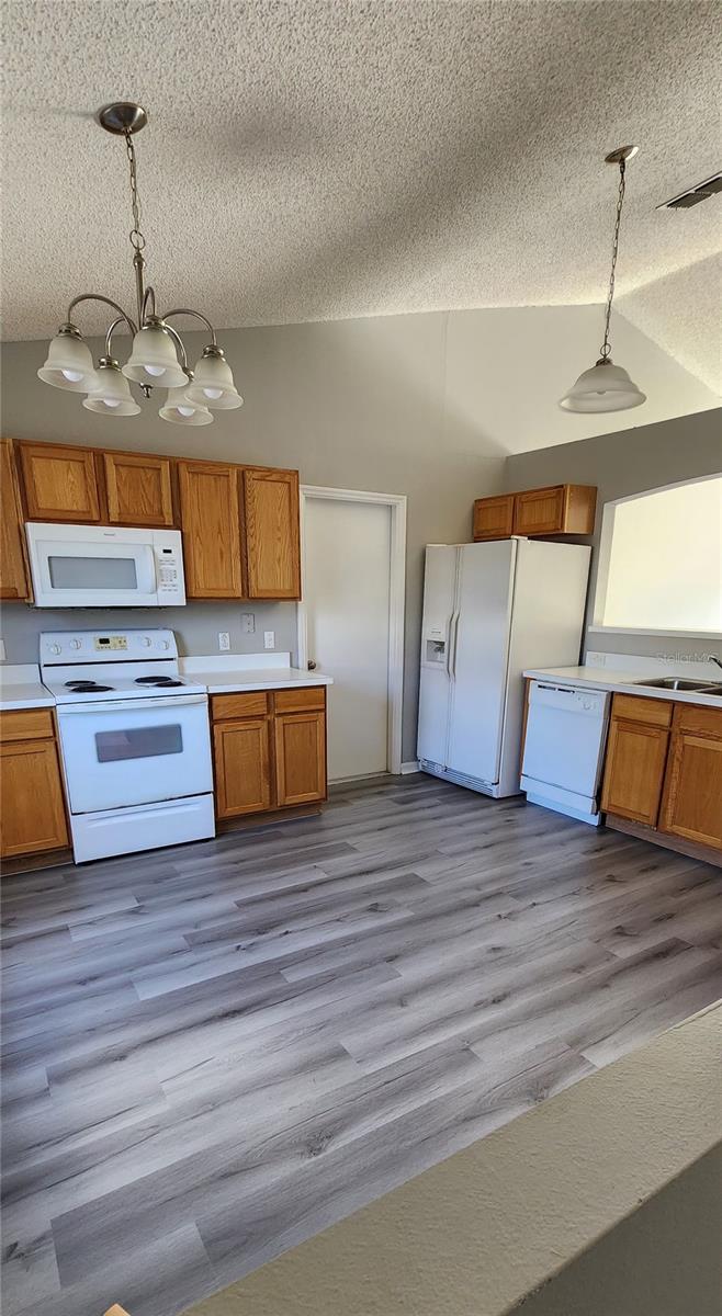 Image 5 of 14 For 1231 Apopka Ln