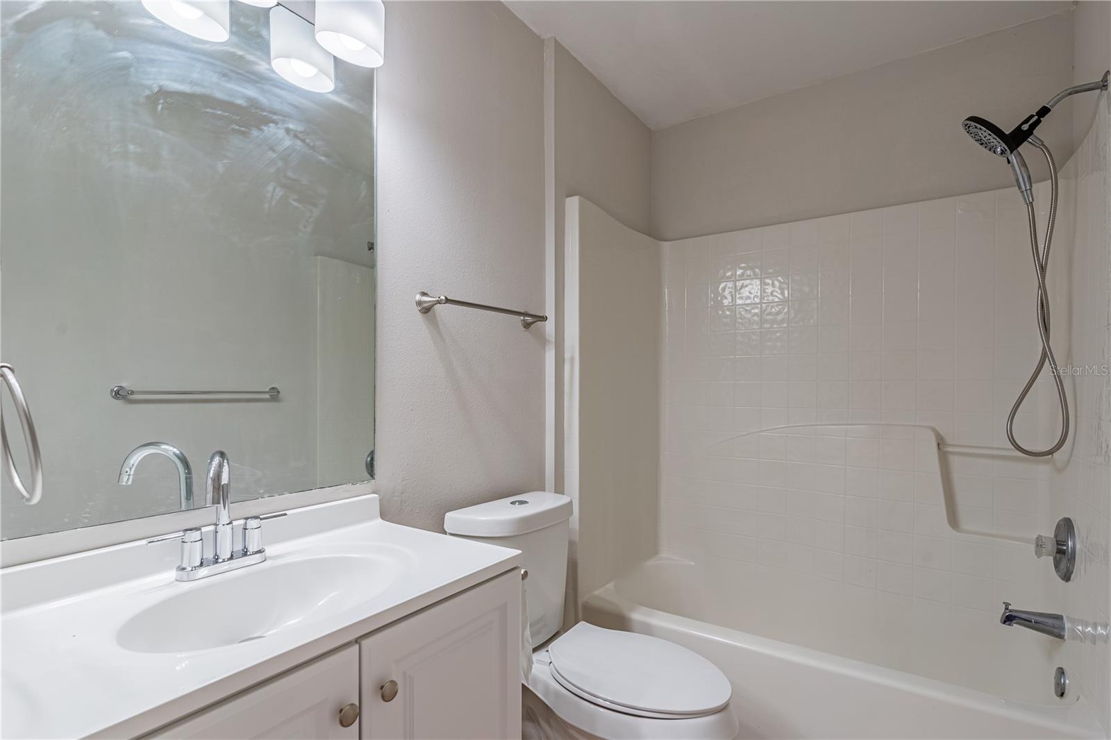 Image 11 of 35 For 746-748 Mink Ct