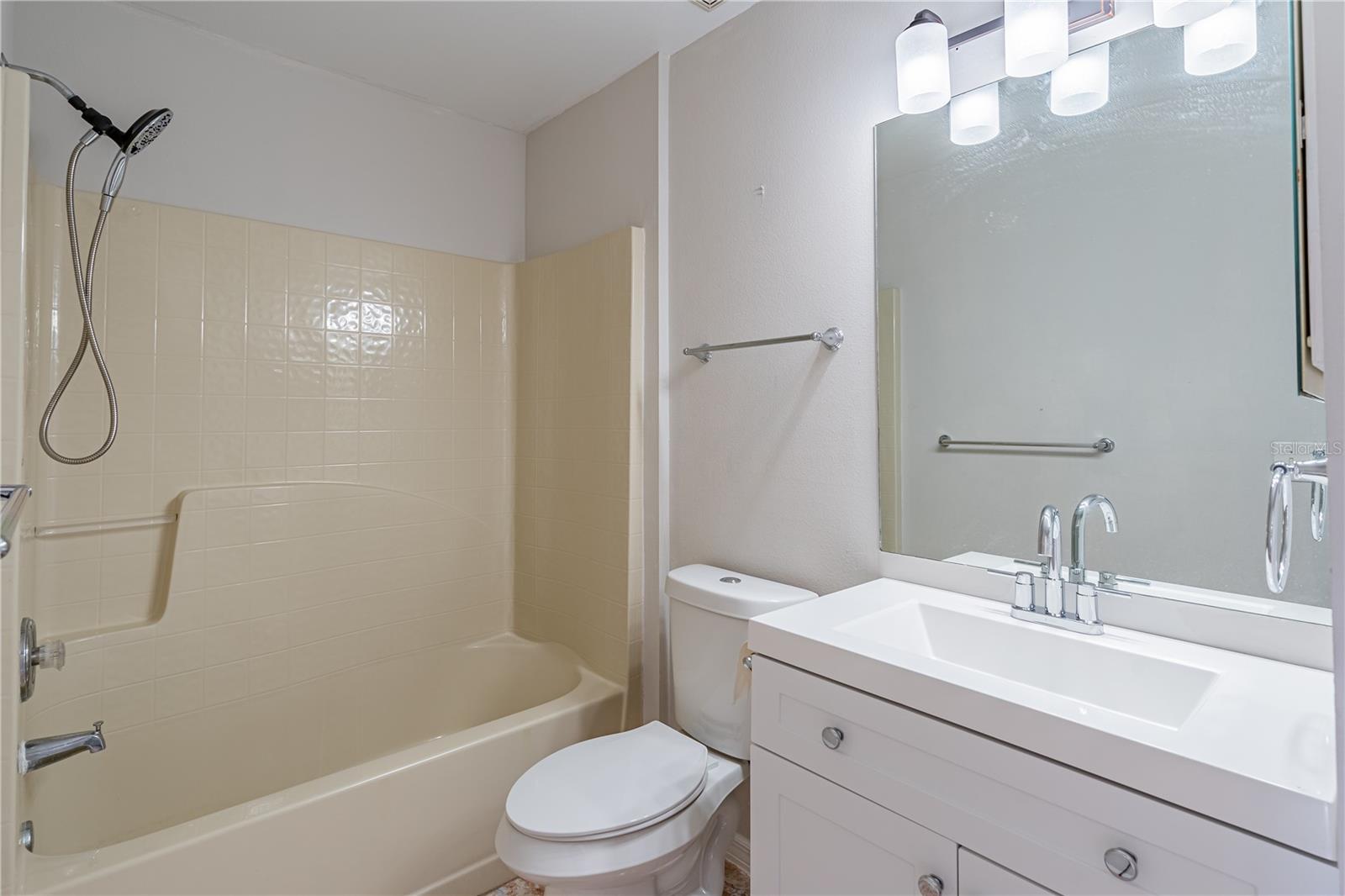 Image 15 of 35 For 746-748 Mink Ct